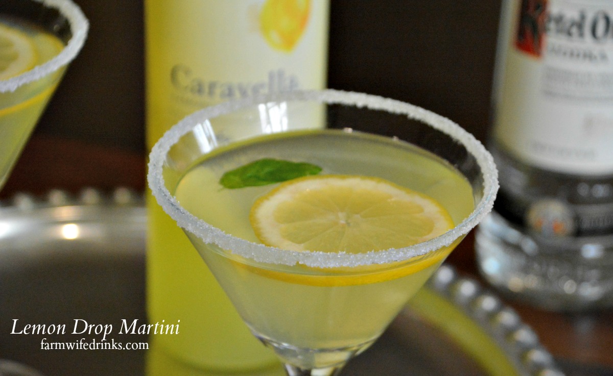 Lemon Drop Martini (with Limoncello) - Foodology Geek