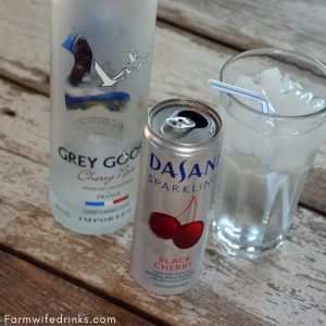 The crisp cherry flavors of cherry from the dark cherry sparkling water are perfect with a cherry or regular vodka not leaving you wanting a sweet mixed cocktail when trying to stick with a low-carb diet.