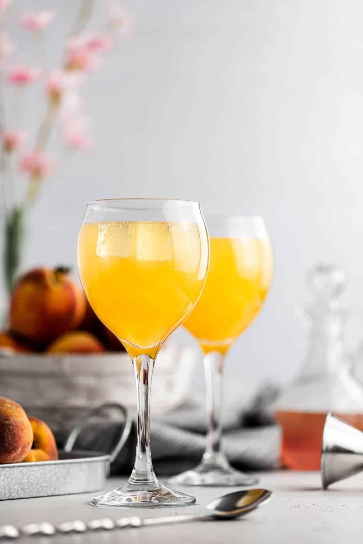 peach gin cocktail