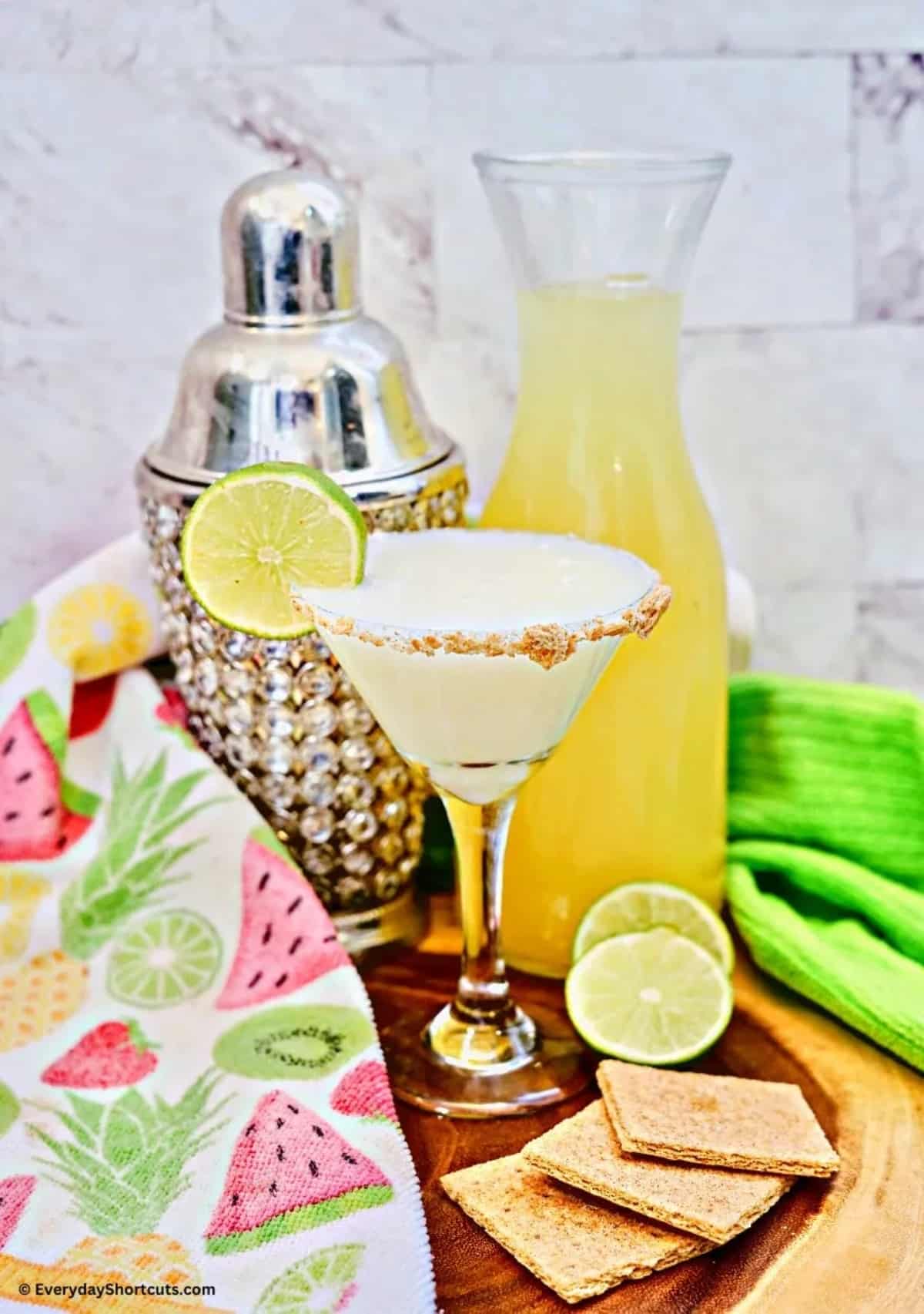 27 - key-lime-martini-martini-recipes