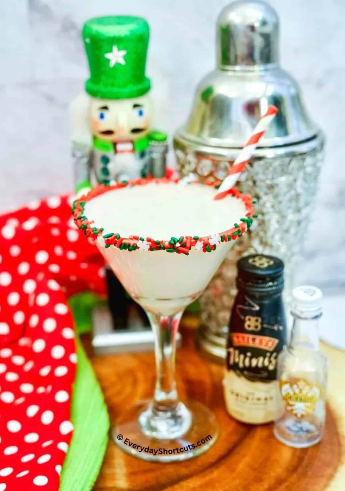 30 - Christmas-cookie-martini-martini-recipes