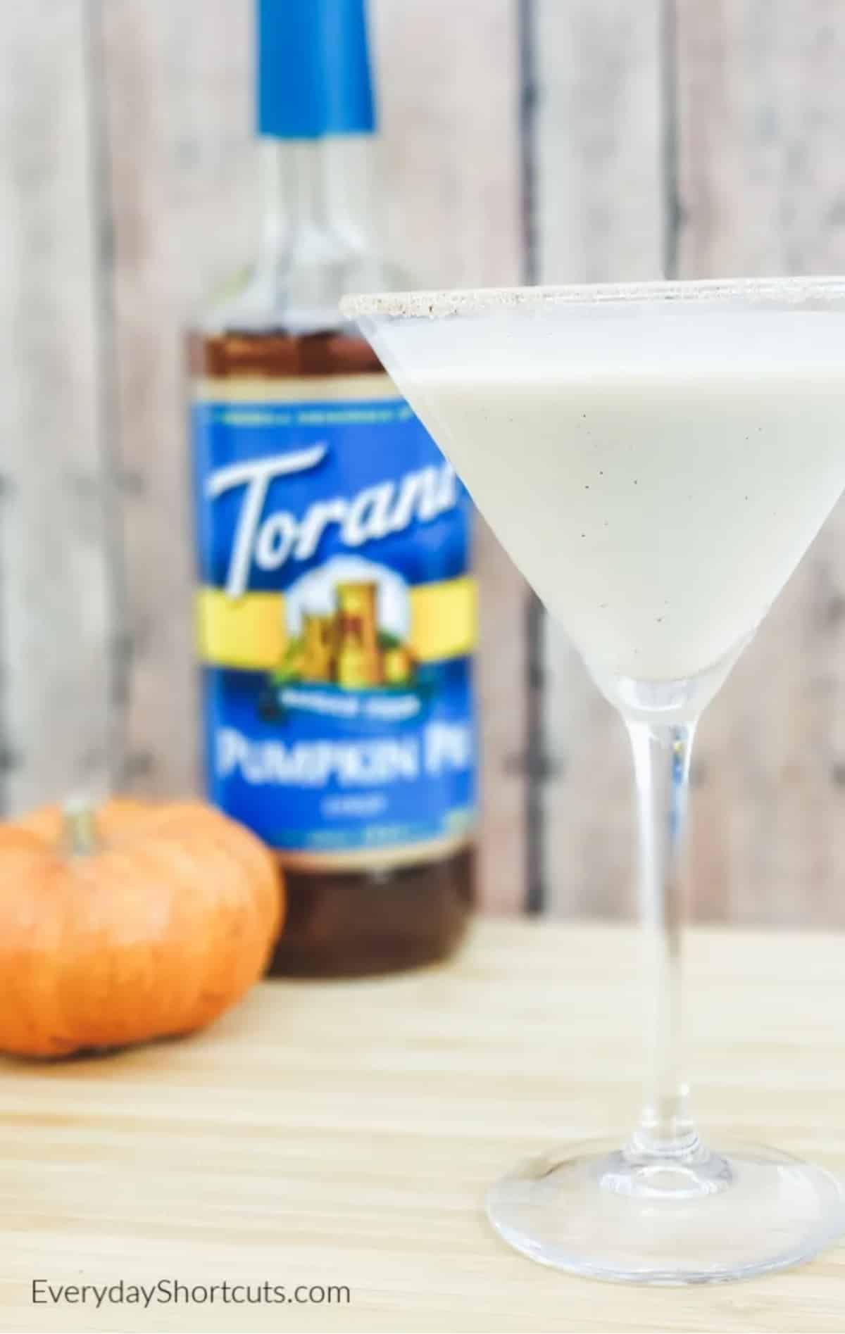 31 - keto-pumpkin-pie-martini-martini-recipes