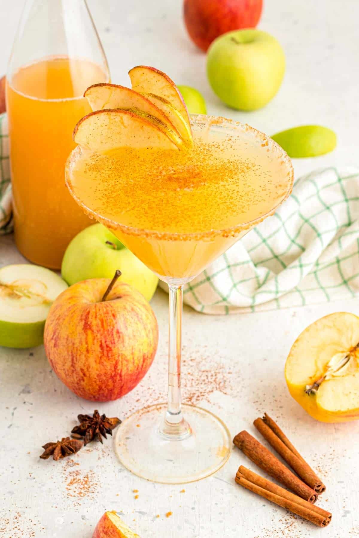 39 - apple-cider-martini-11-martini-recipes