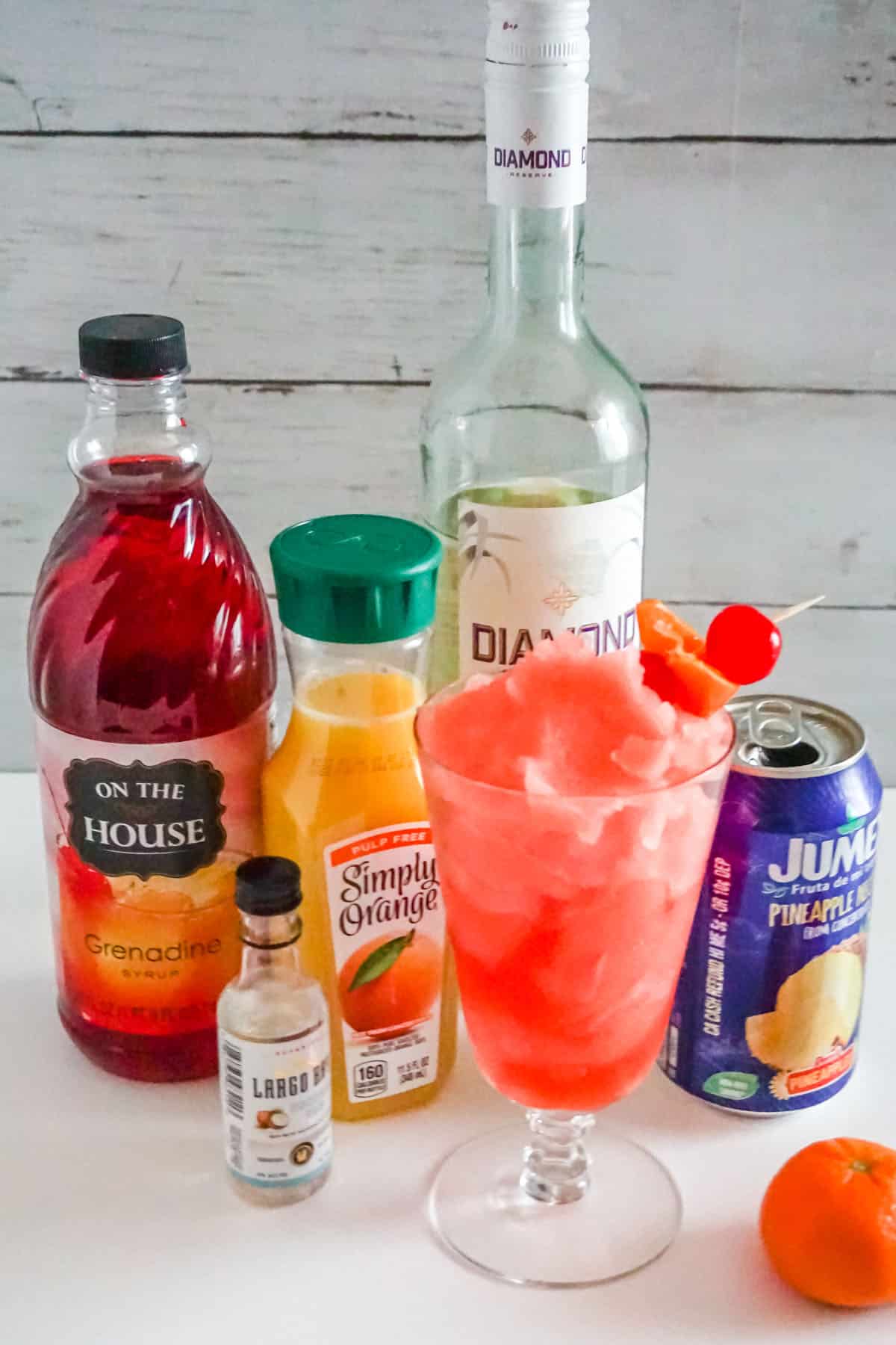 bahama mama cocktail with ingredients
