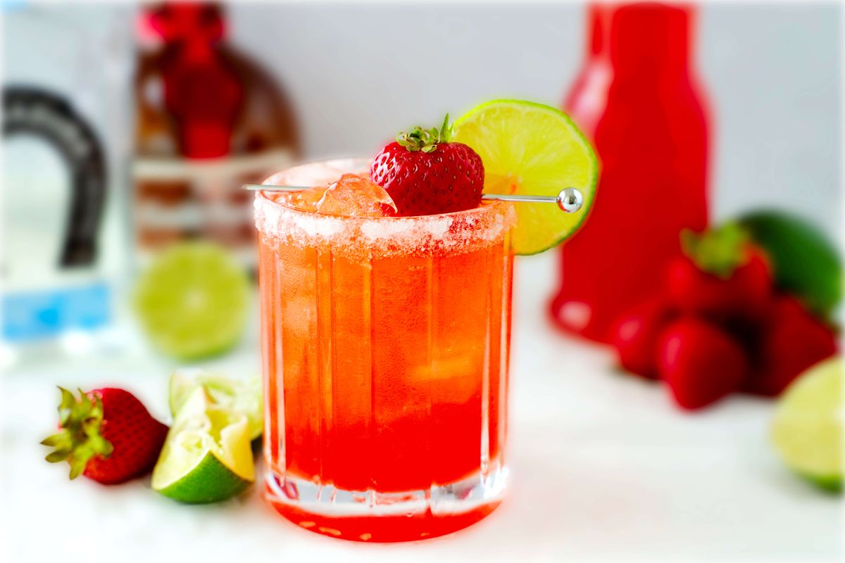 Strawberry Margaritas On the Rocks