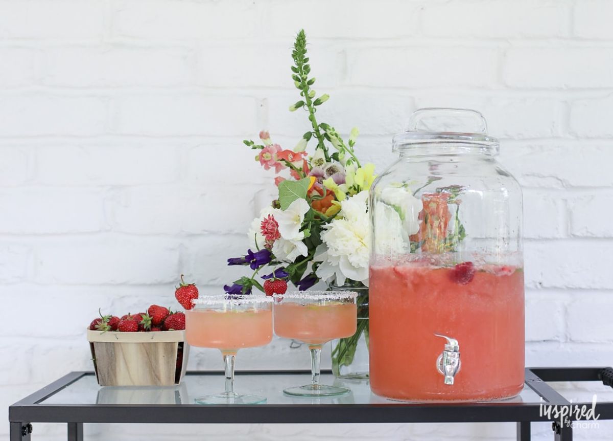 Strawberry Margarita Punch - easy and delicious summer cocktail recipe