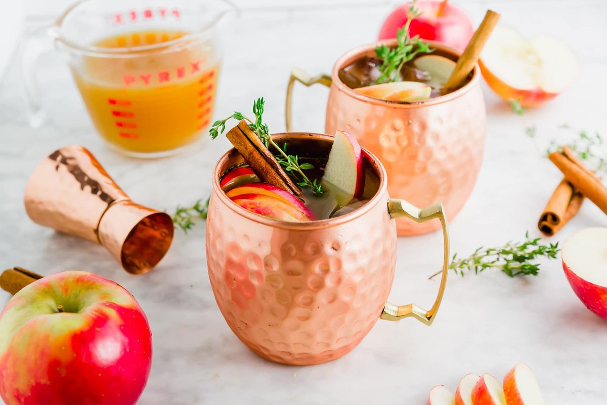 Apple Cider Moscow Mule - An Easy Fall Vodka Cocktail