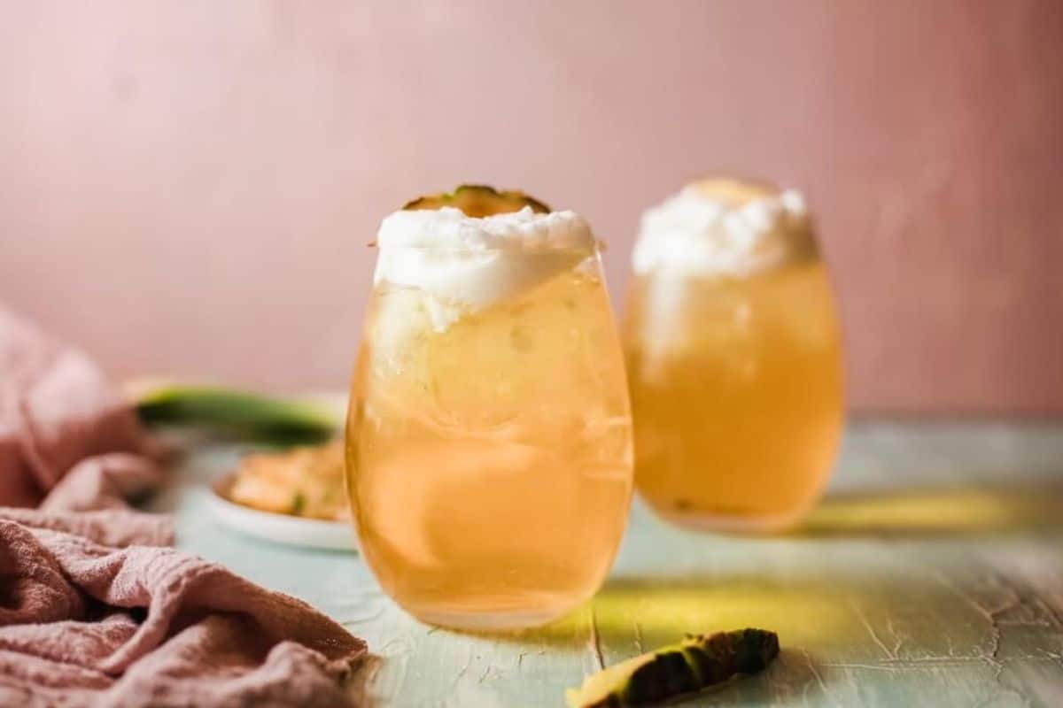 Tropical Cocktails: The Best Hawaiian Mai Tai Recipe