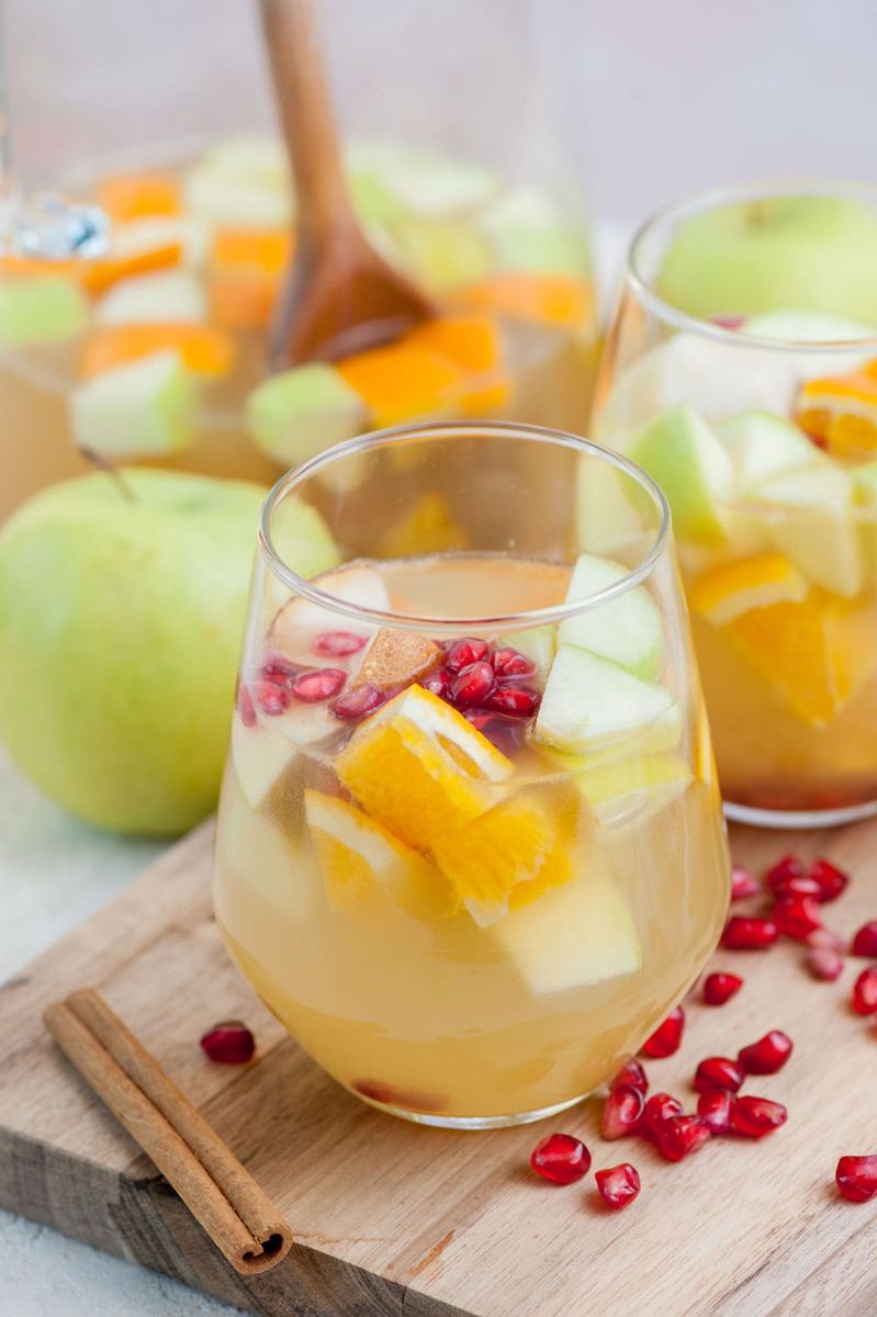 Apple Cider Sangria (Fall Sangria)