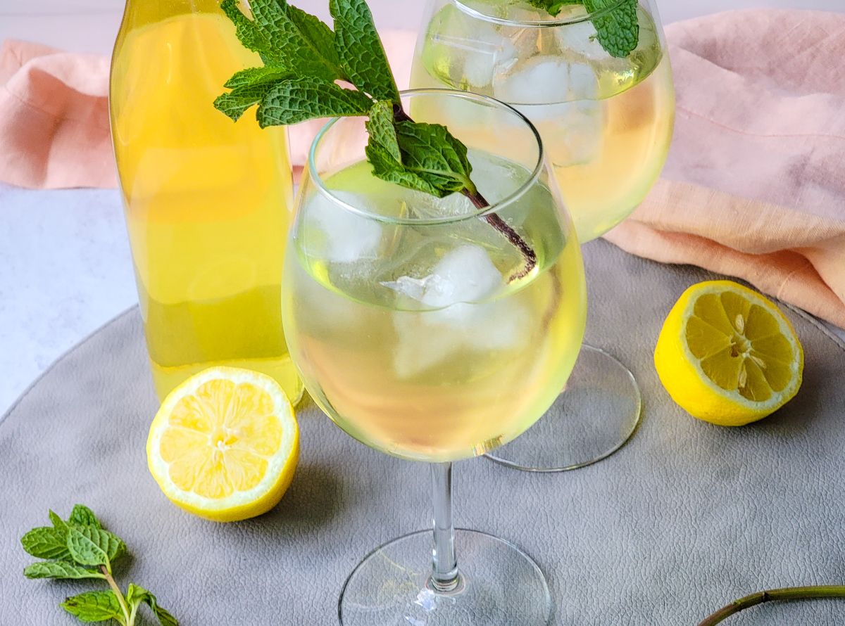 Limoncello Spritz - Refreshing Italian Lemon Cocktail