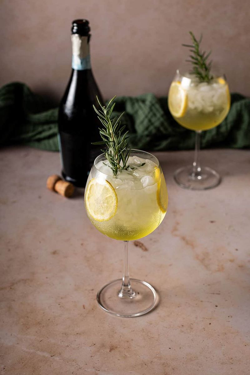 Limoncello Spritz