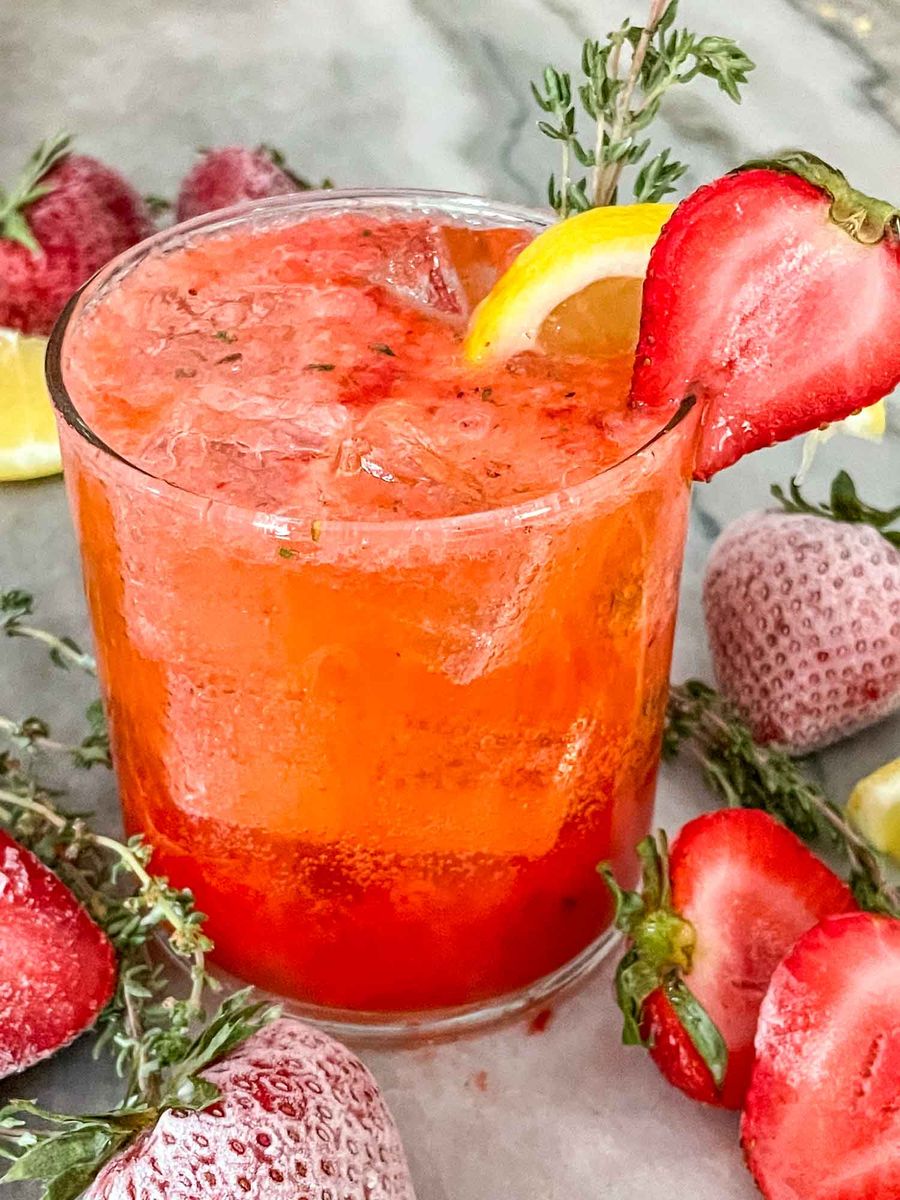 Strawberry Thyme Cooler (Non-Alcoholic Mocktail)