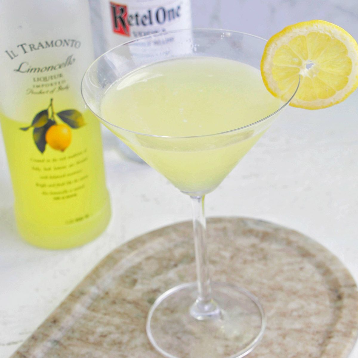 Limoncello Lemon Drop Martini (4 Ingredients)