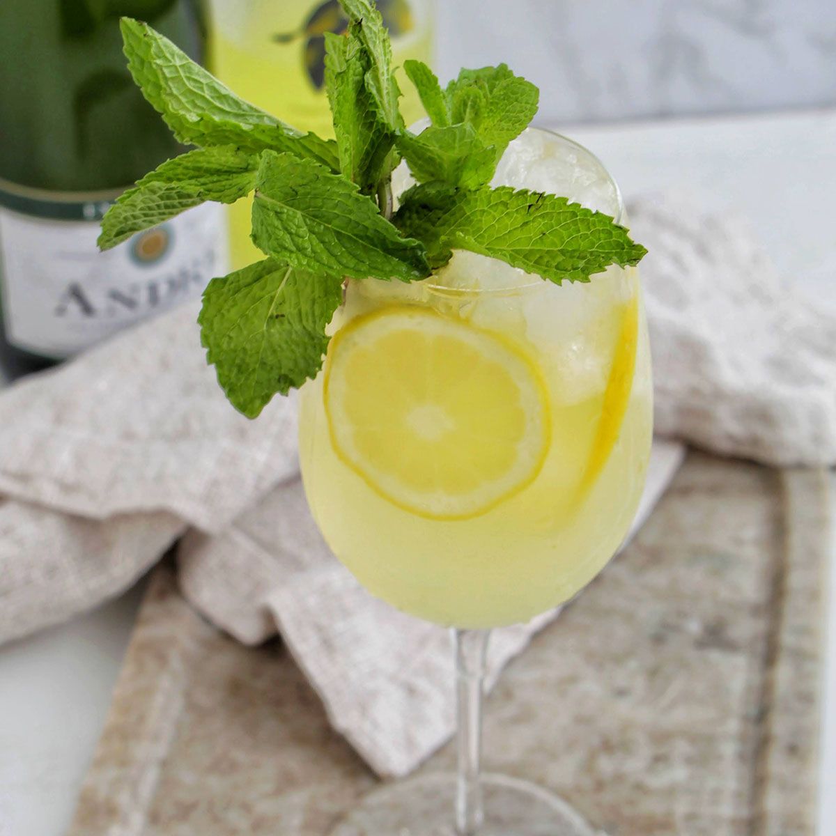 Limoncello Spritz (3 Ingredients)