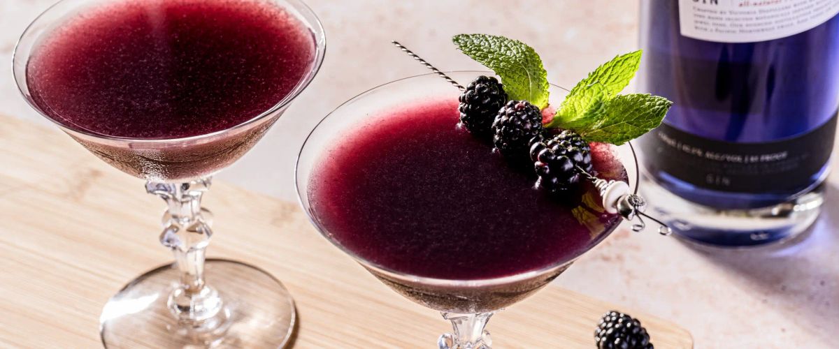 Muddled Blackberry and Mint Gin Cocktail