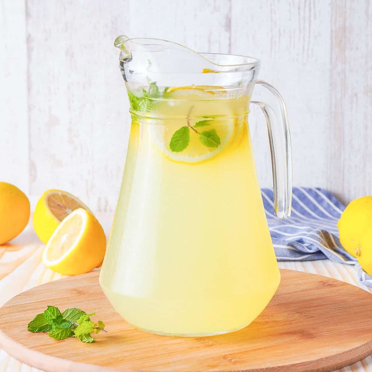 Limoncello Spritz