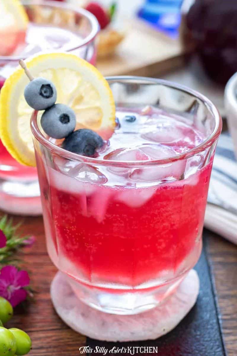 Blueberry Vodka Lemonade (Best Summer Cocktail)