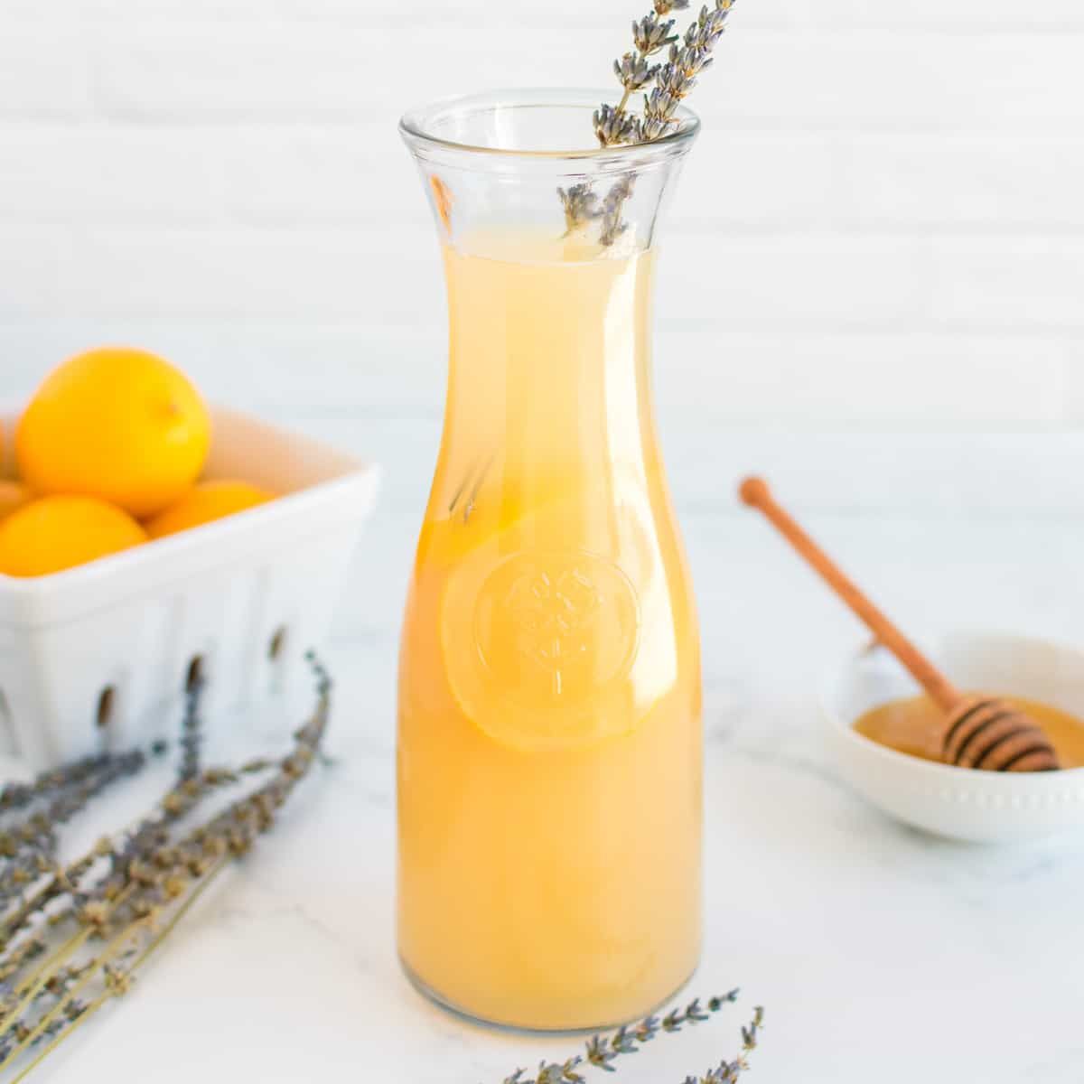 Honey Lavender Lemonade (and Lavender Lemonade Cocktail!) - Love from the Table