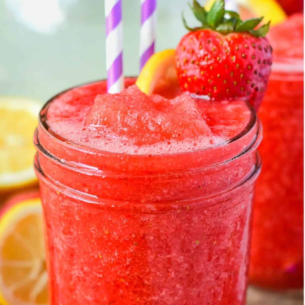 Frozen Strawberry Lemonade Vodka Slush |Slushy Alcohol Drinks