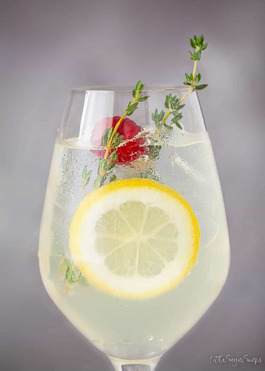 LIMONCELLO SPRITZ COCKTAIL