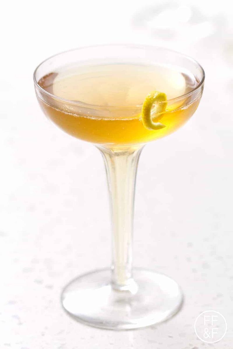 Sparkling Honey and Lemon Cider (mocktail)