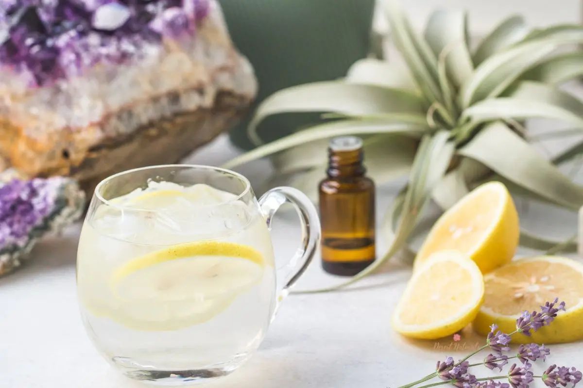 How to make Lavender Lemonade with honey and essential oil