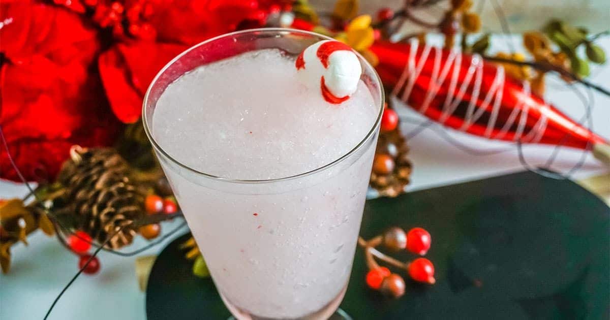 This Peppermint Punch Mocktail is a Fun Family-Friendly Drink