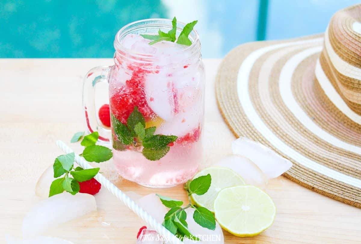 RASPBERRY MOJITOS