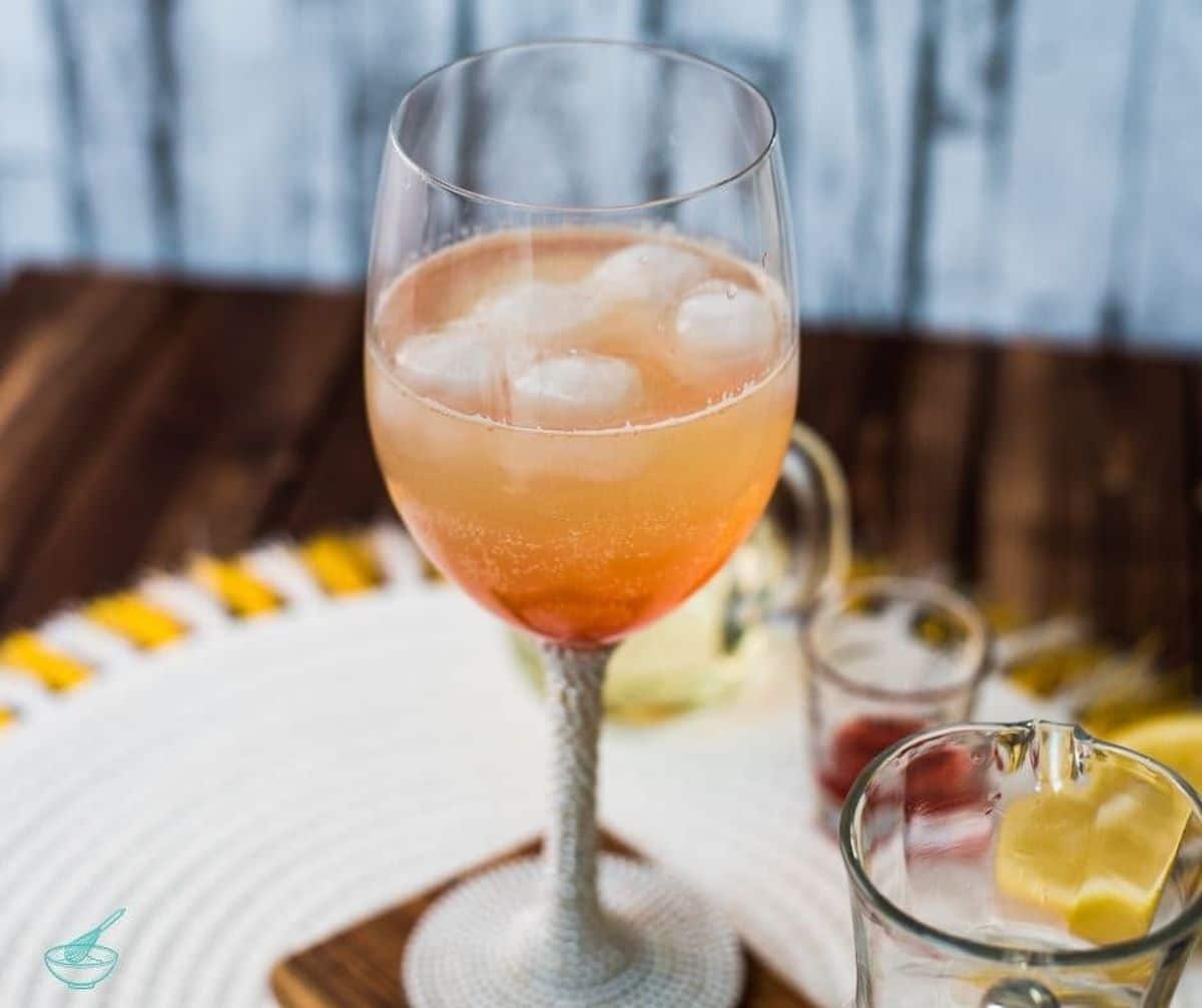 Refreshing Strawberry Spritz Cocktail