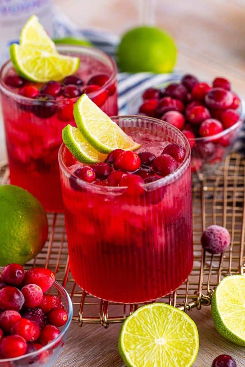 Vodka Cranberry Recipe (Classic Cape Codder Cocktail)