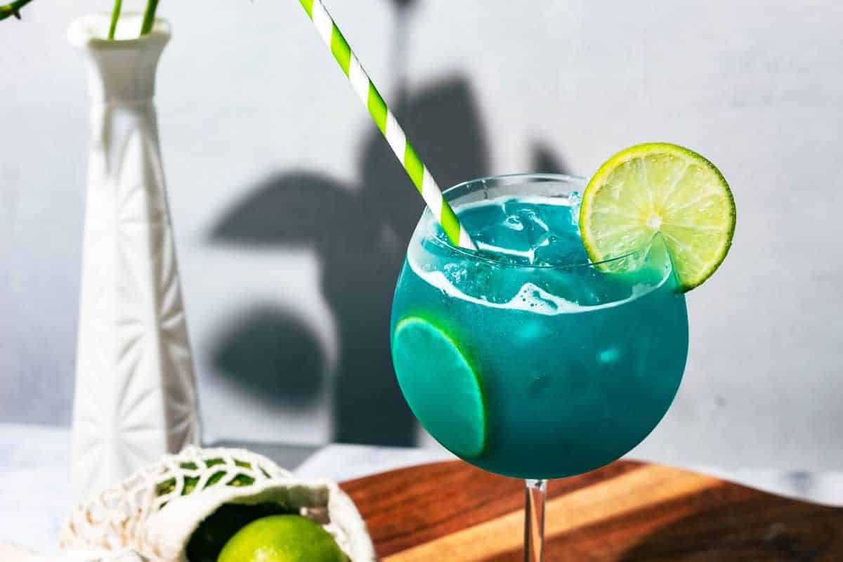 Easy Mermaid Water Margarita Recipe