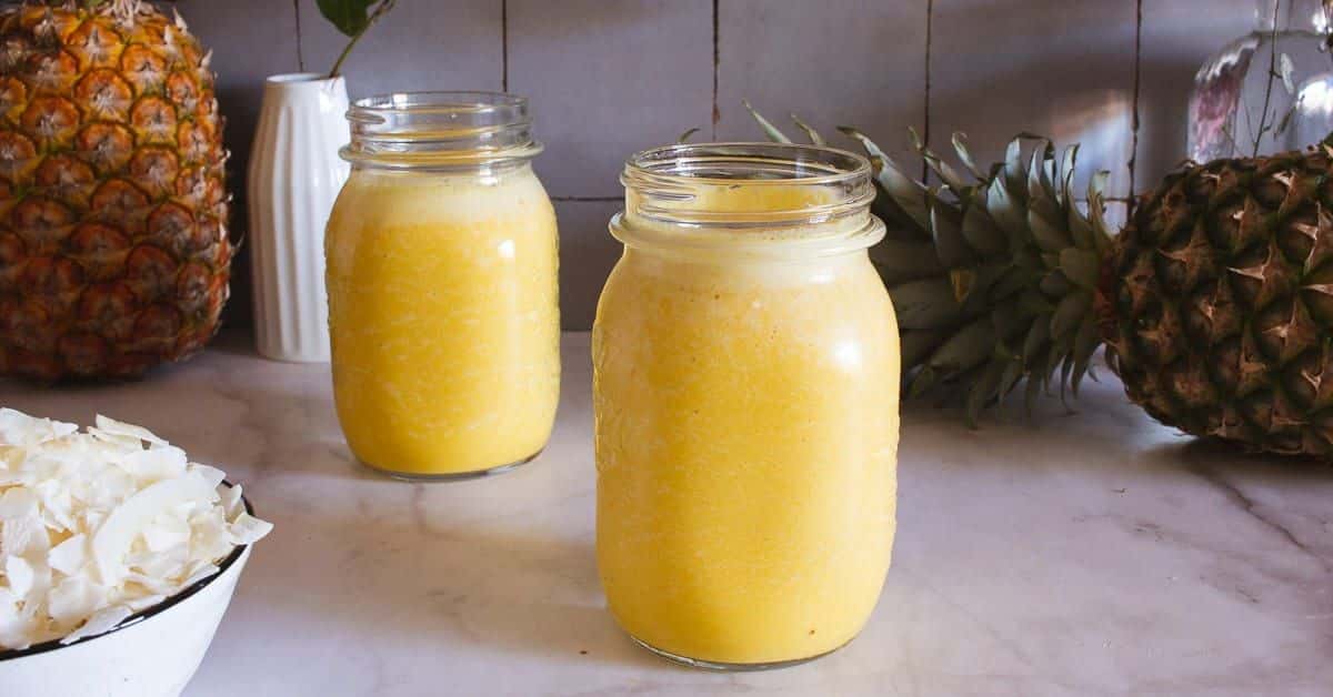 3-ingredient Pineapple Coconut Smoothie Recipe