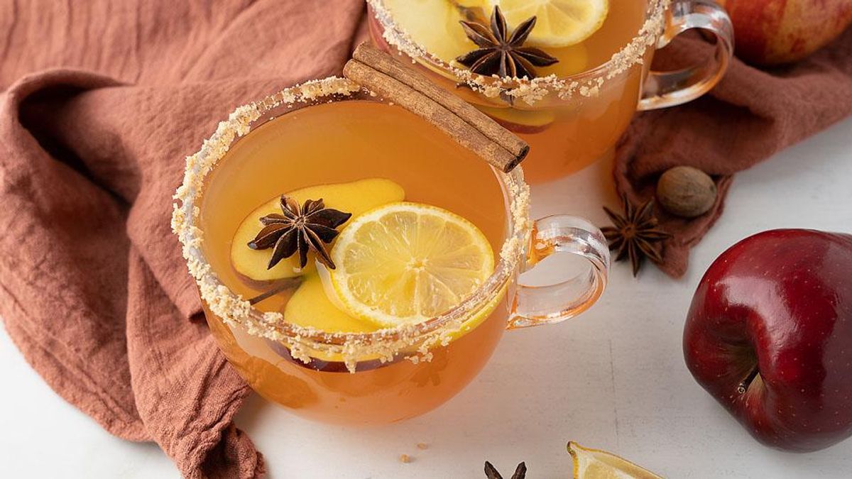 Toffee Apple Cider Fireball Hot Toddy