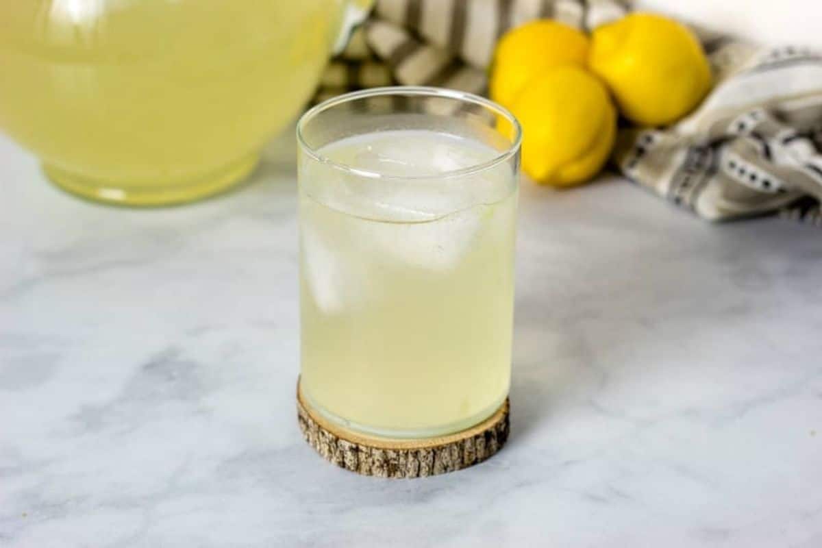 Elderflower Lemonade Recipe with Honey