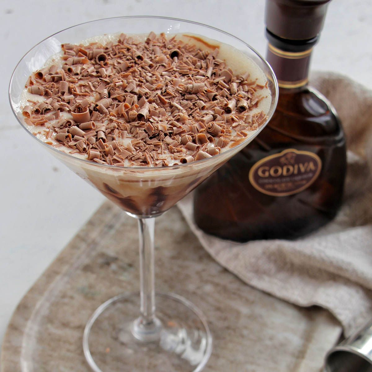 Godiva Chocolate Martini (5 Ingredients) - Homebody Eats