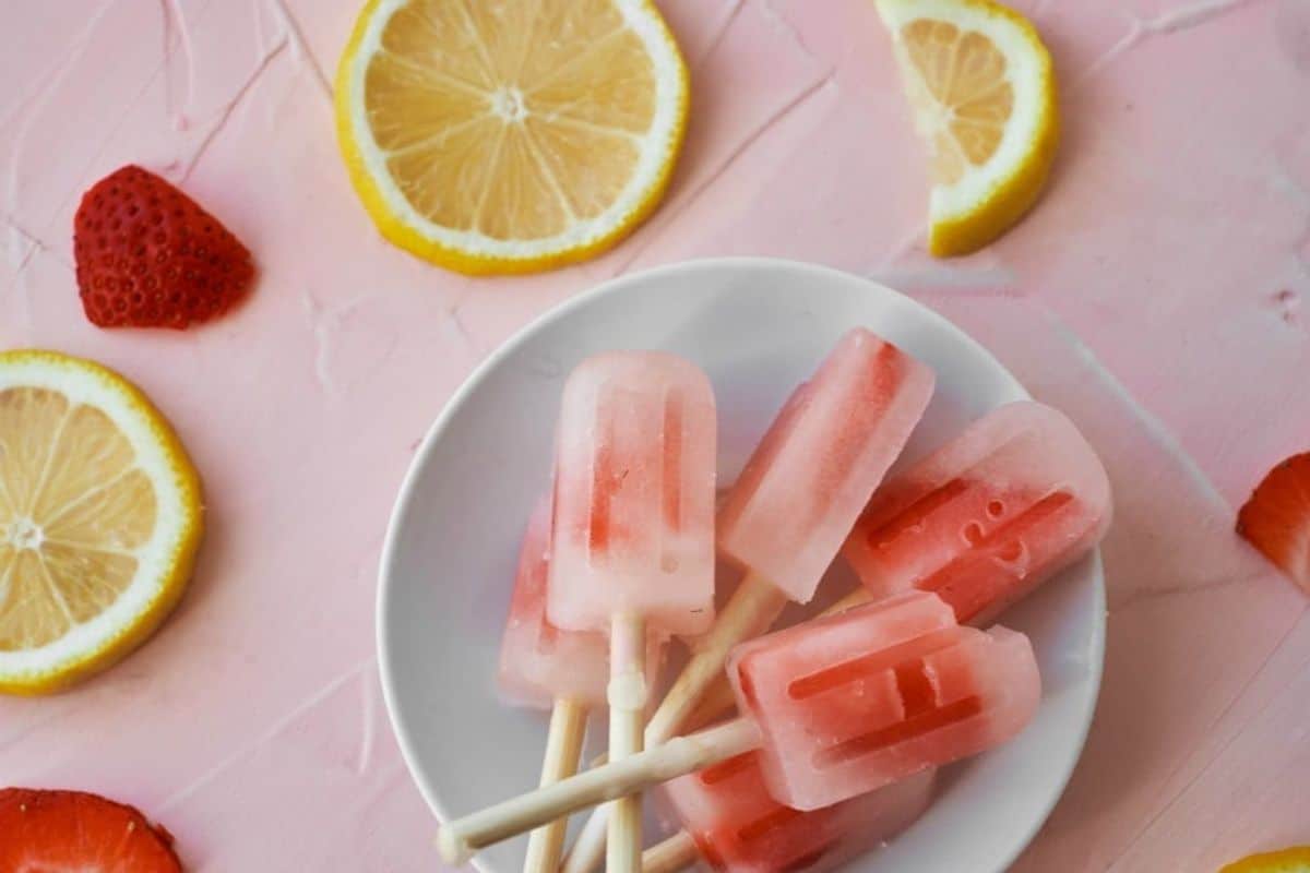 Strawberry Lemonade Popsicles Recipe