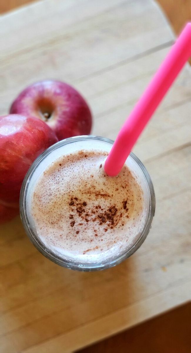Apple Pie Smoothie -Dairy Free - Intentionally Eat