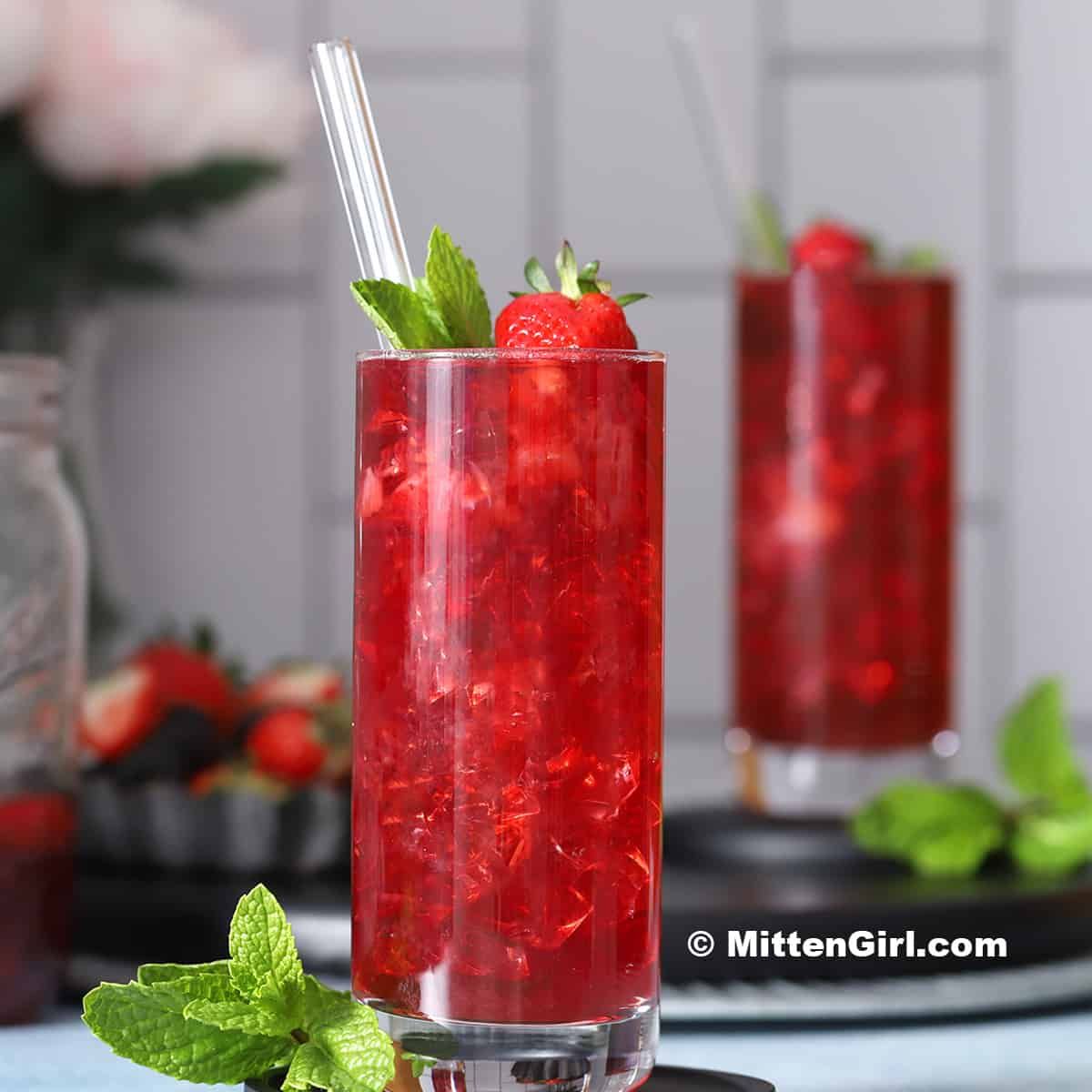 Berry Hibiscus Iced Tea Recipe (Caffeine-Free)