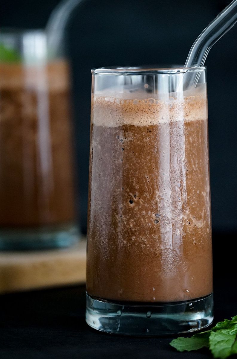 Best Healthy Chocolate Coffee Smoothie Recipe - Kitchen Verve