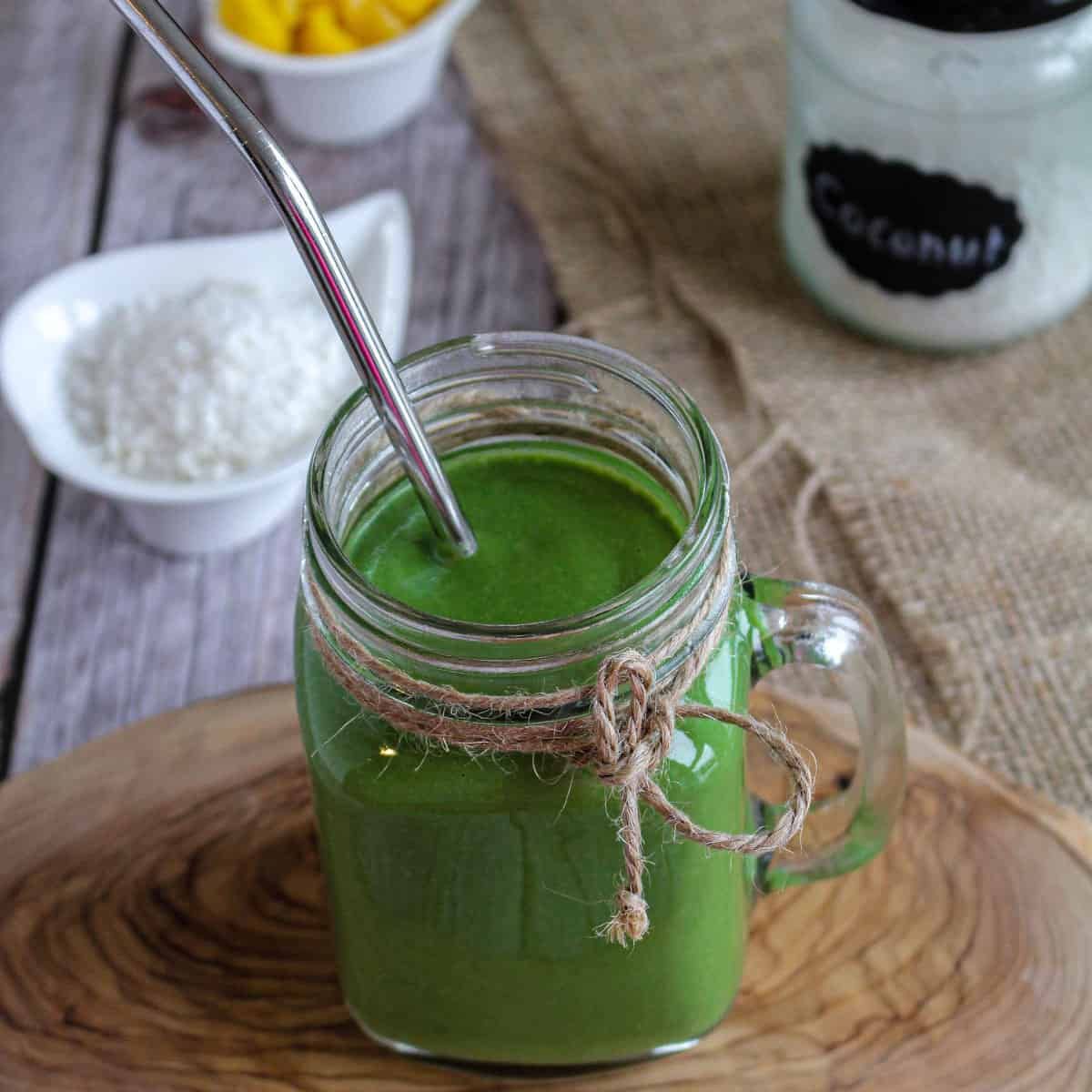 Filling Mango Spinach Smoothie (No Yogurt, No Banana)