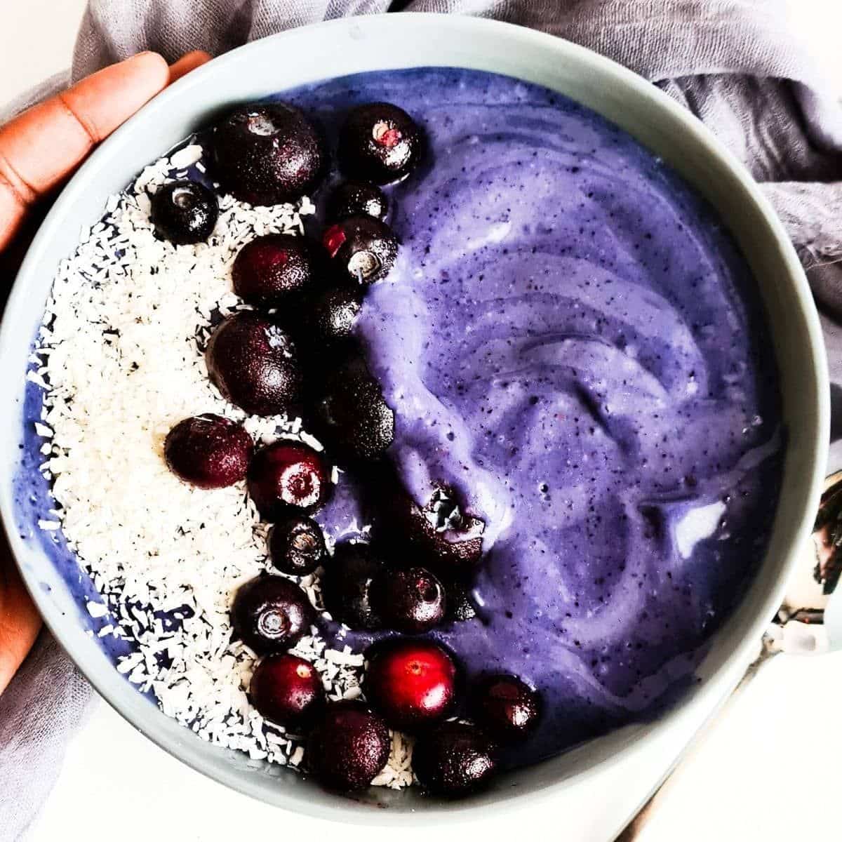 Blue Spirulina Smoothie Bowl