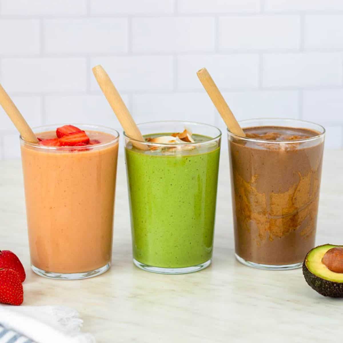 3 Easy Avocado Smoothie Recipes (Creamy+ Delicious)