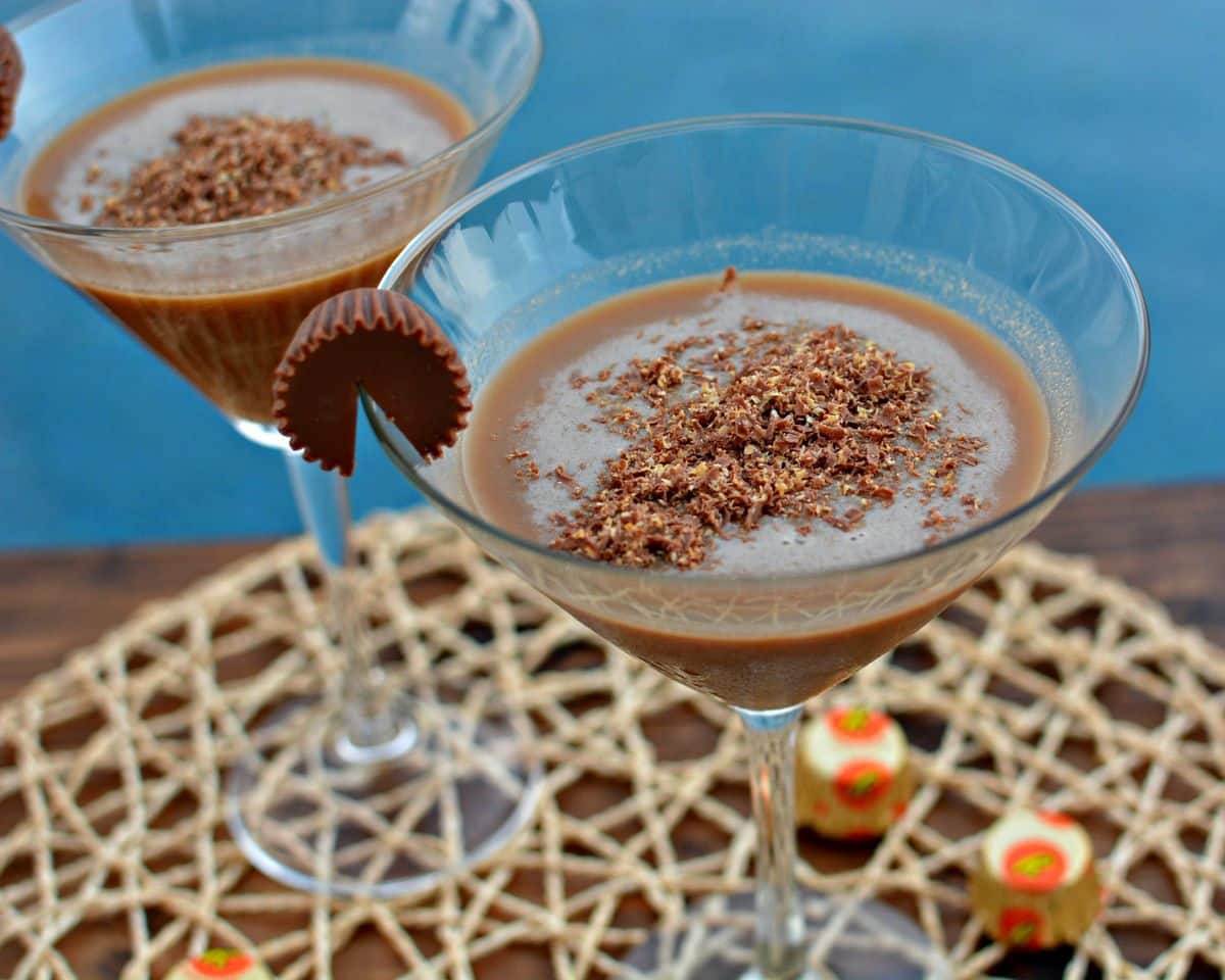 Peanut Butter Cup Martini - The Cookin Chicks