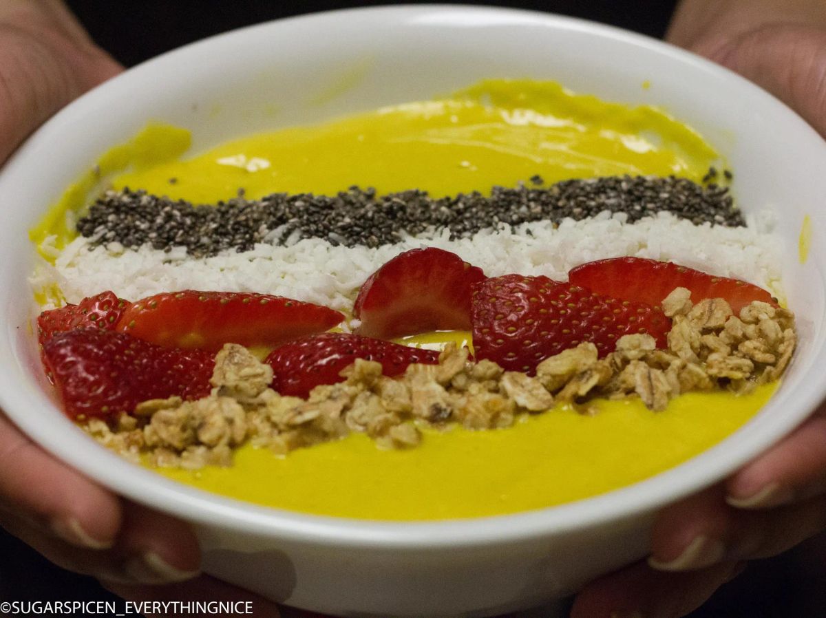 Mango Smoothie Bowl - Sugar Spice 'N Everything Nice