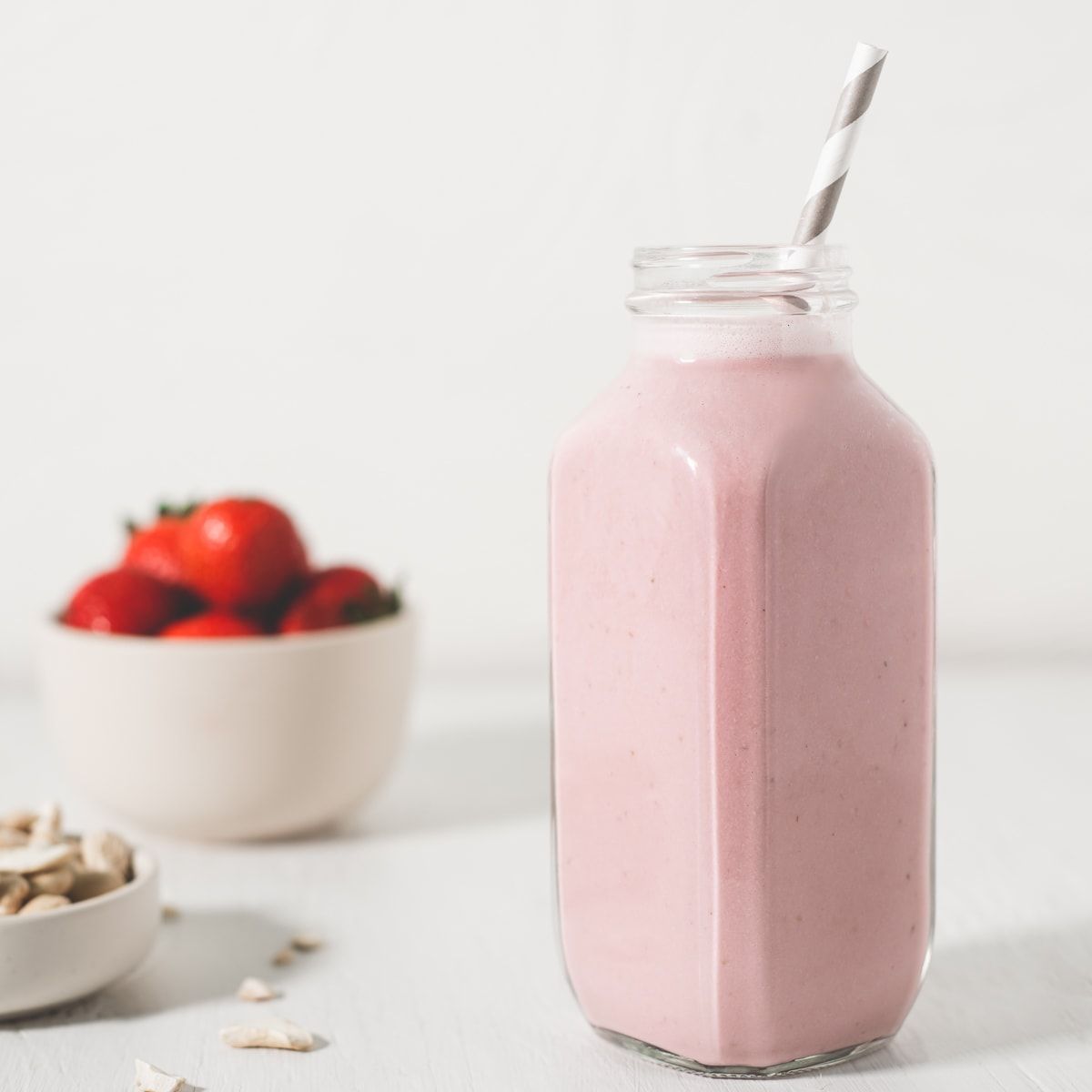Healthy Strawberry Shortcake Smoothie (without milk)