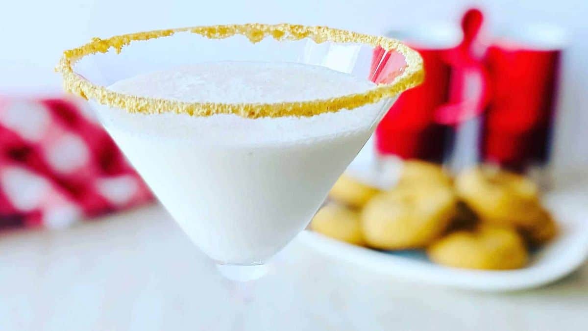 Gingerbread Martini Christmas Cocktail