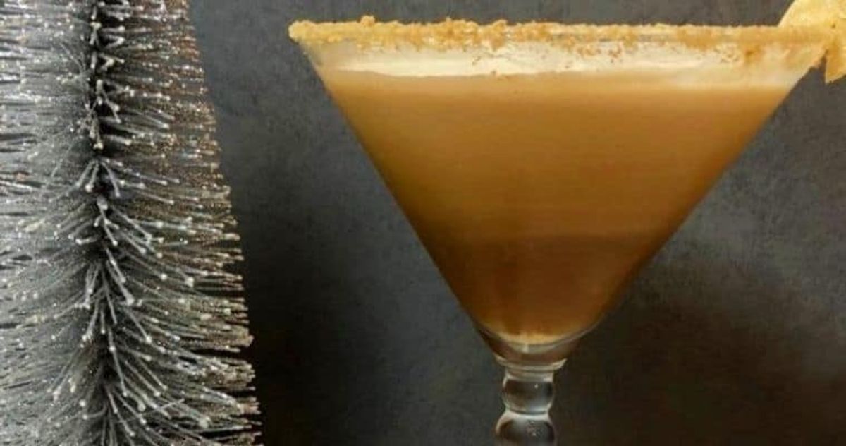 Gingerbread Martini | Vodka | Homemade Syrup Recipe | EmilyFabulous