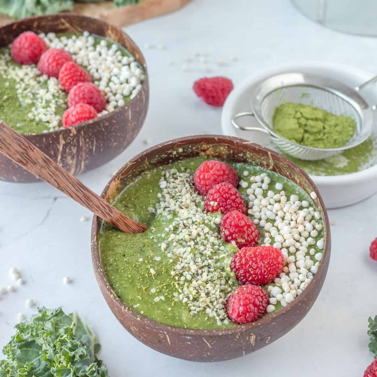 Matcha and Kale Smoothie Bowl