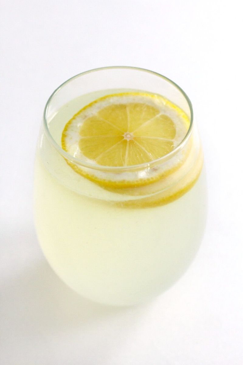 How To Make Lemonade Without Sugar (Healthy Homemade Recipe)