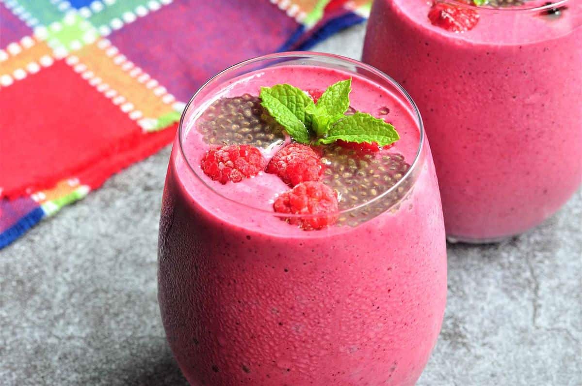 Mixed Berry Smoothie With Yogurt - Culinary Shades